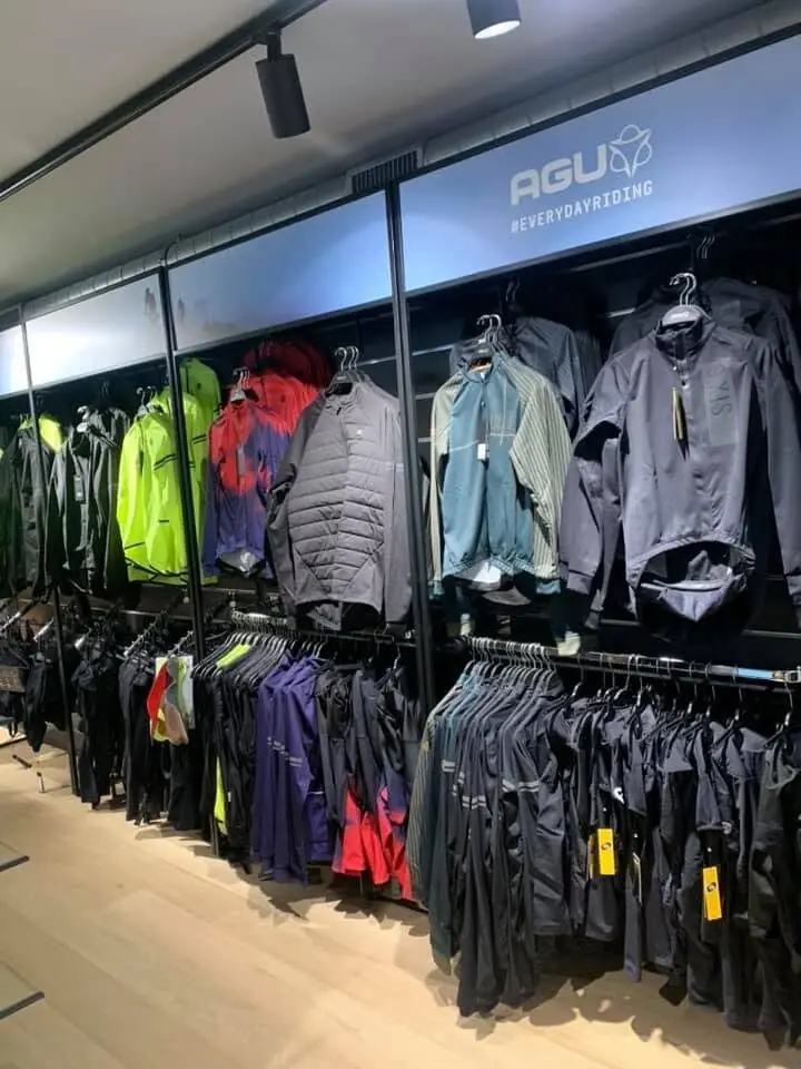 AGU kledingrek bij VDR Bikes